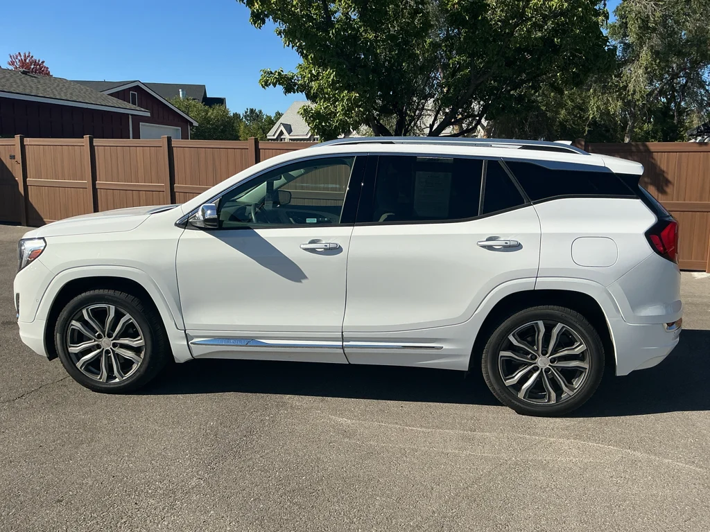 Used 2020 Summit White GMC Denali image 8