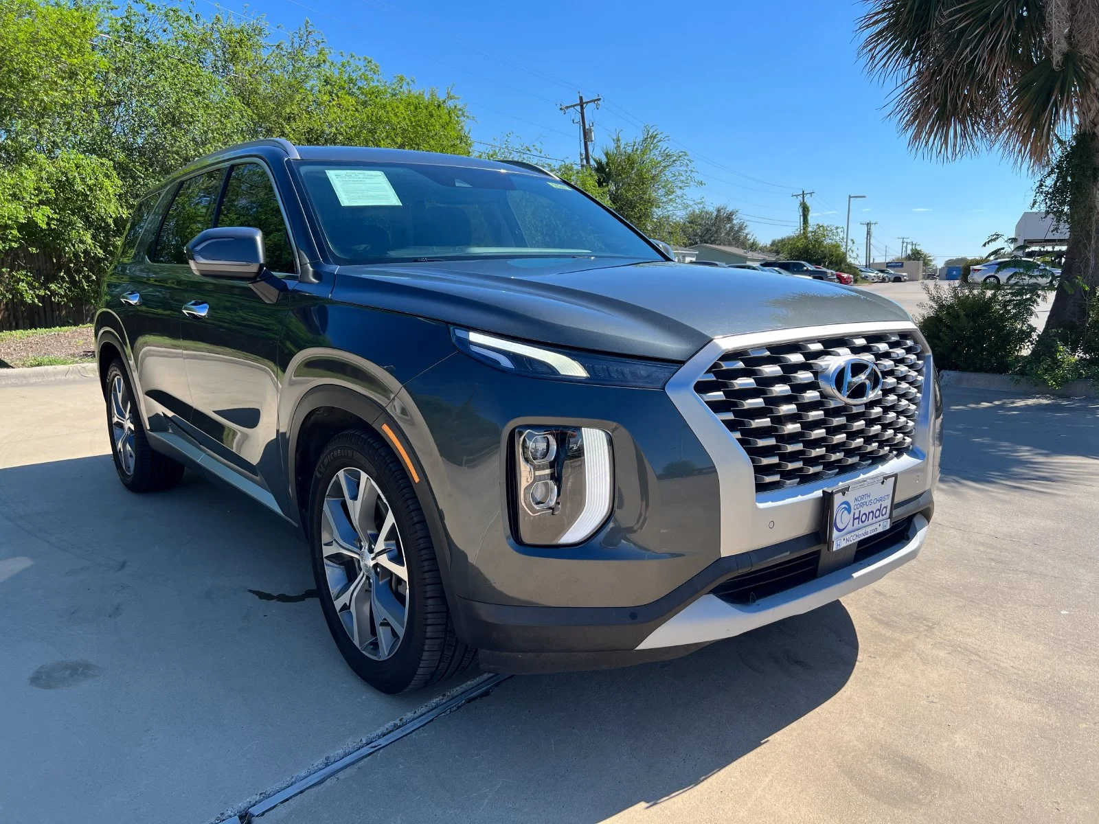 Used 2022 Green Hyundai SEL image 8