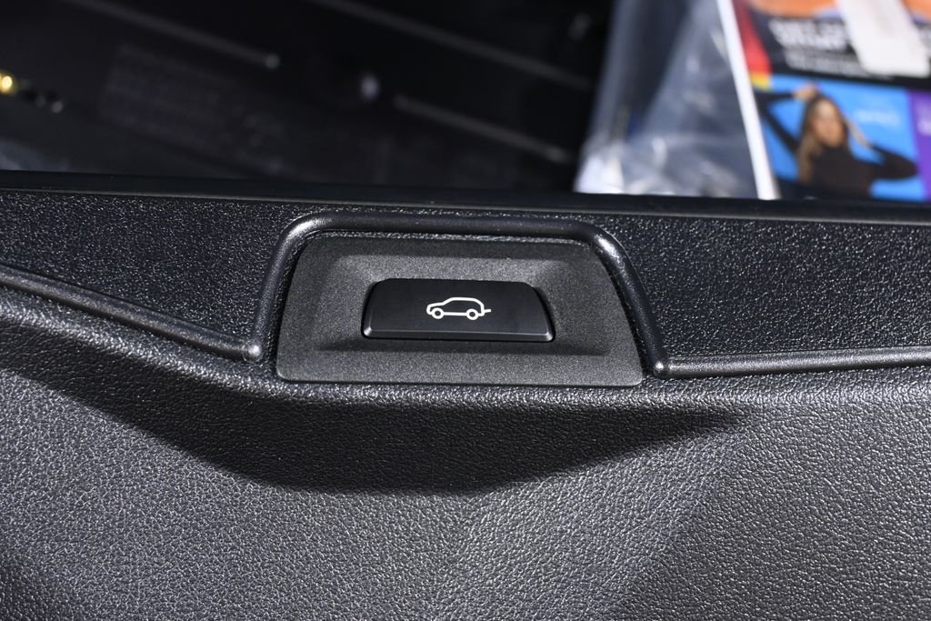 New 2026 Black Sapphire Metallic BMW xDrive40i image 38