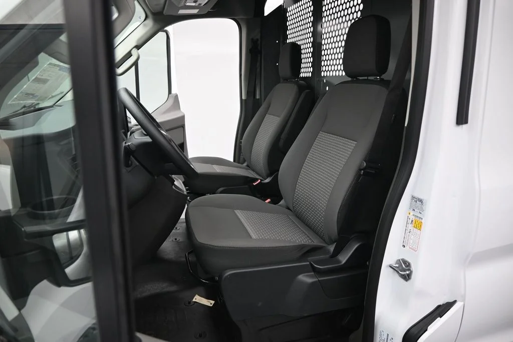 New 2026 Oxford White Ford Base image 7