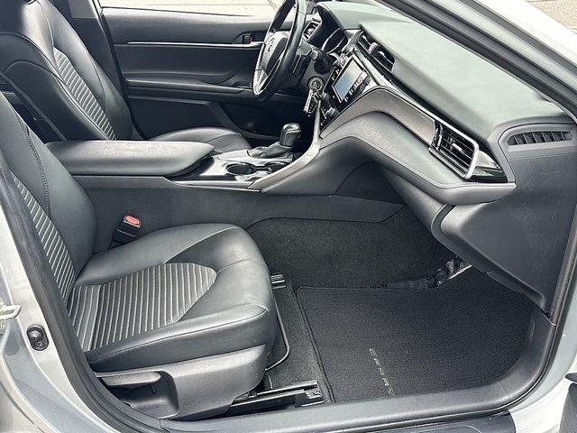 Used 2020 Silver Toyota SE image 11