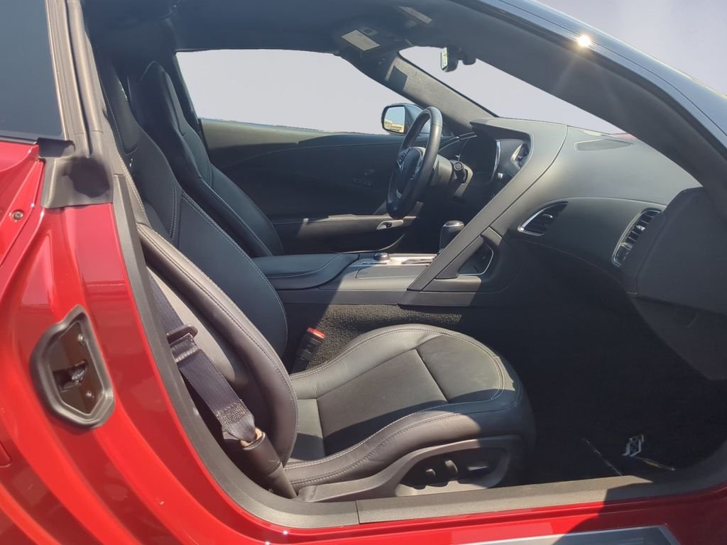 Used 2015 Red Chevrolet Stingray Z51 image 17