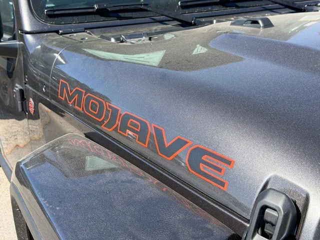 New 2026 Granite Crystal Metallic Clear-Coat Exterior Paint Jeep Mojave X image 6