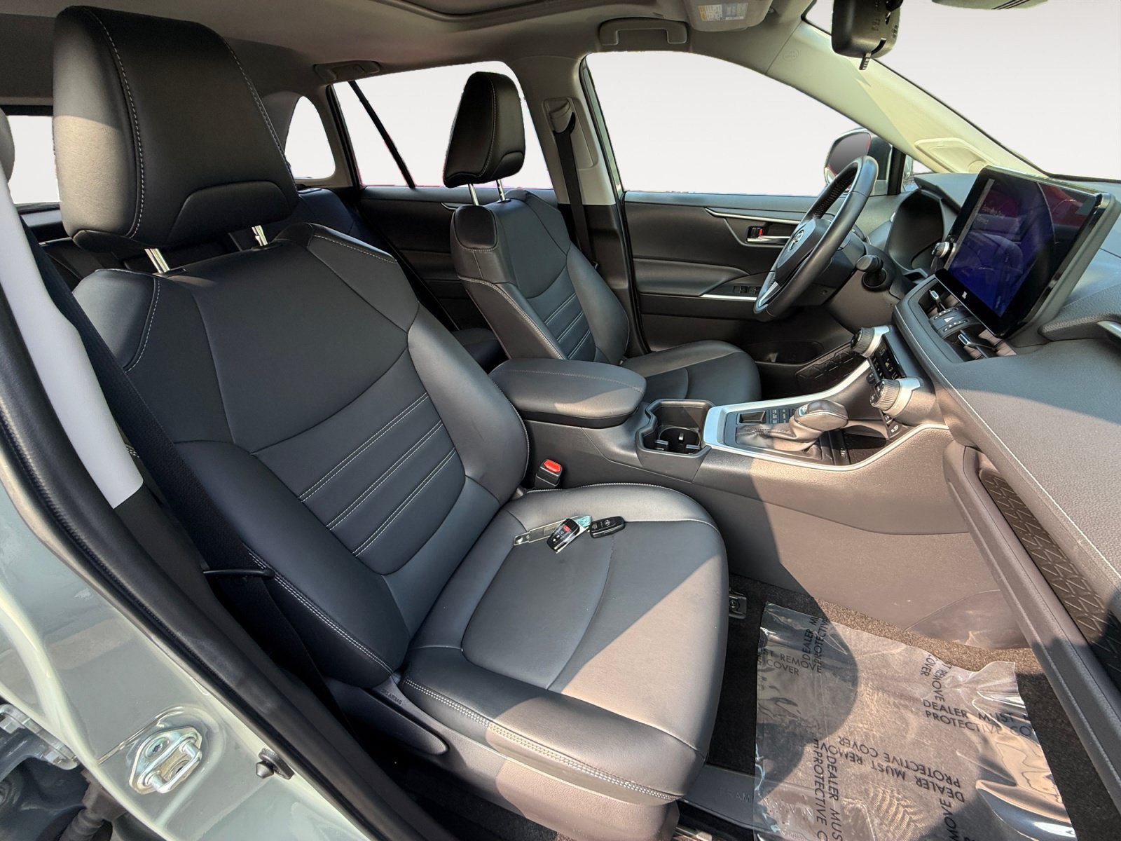 Used 2023 Lunar Toyota XLE Premium image 19