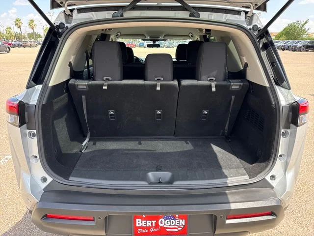 Used 2025 Silver Nissan S image 24