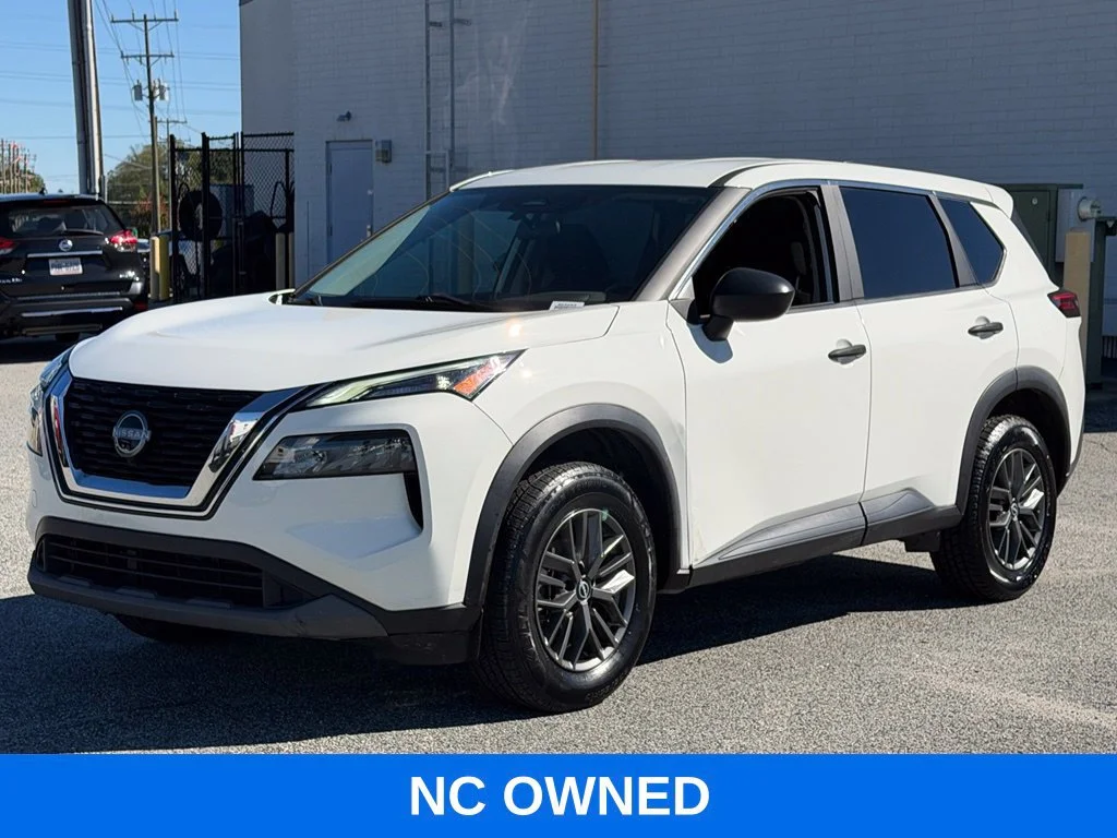 Used 2023 Glacier White Nissan S image 4