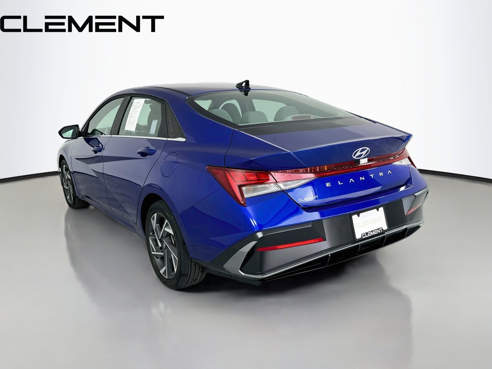 Certified Used 2025 Blue Hyundai SEL Convenience image 10