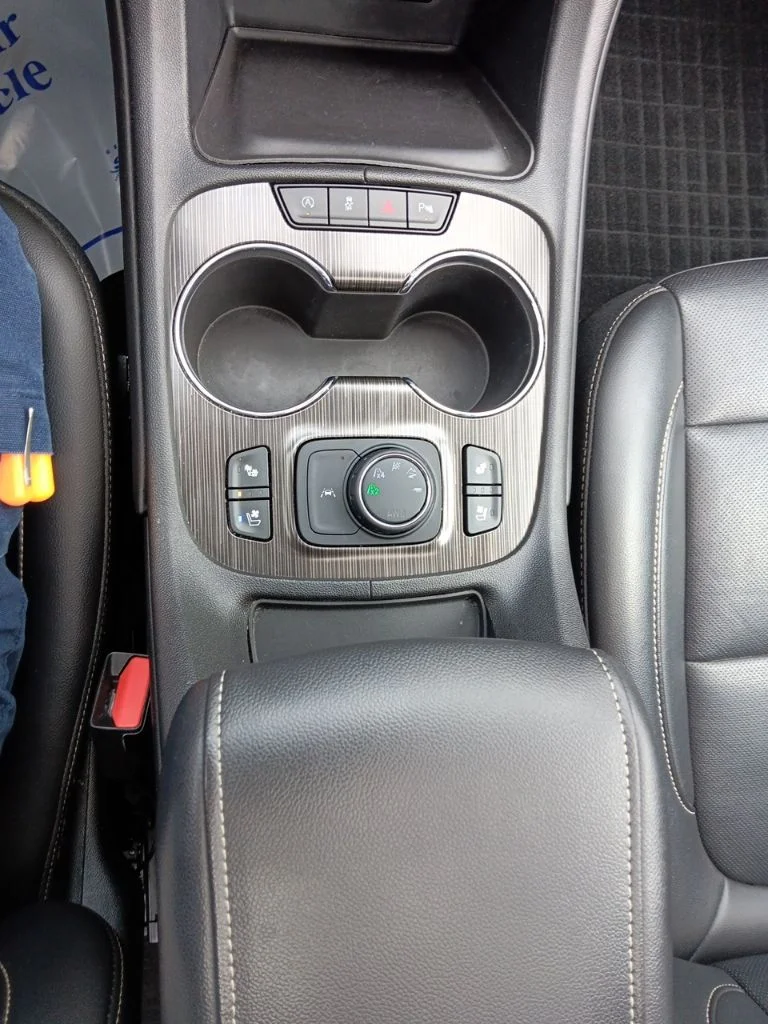 Used 2021 Midnight Blue Metallic GMC SLT image 24
