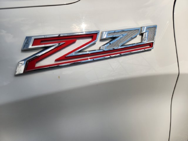 Used 2021 SUMMIT WHITE Chevrolet LT image 9