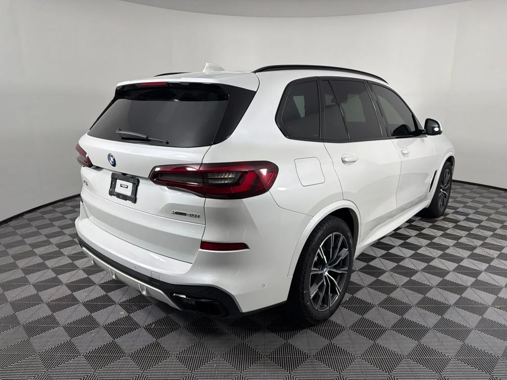 Used 2022 Mineral White Metallic BMW xDrive40i image 5