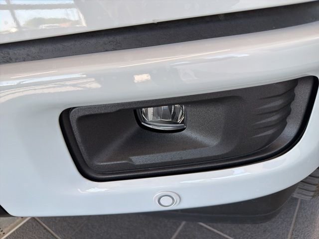 New 2026 Avalanche Ford XLT image 4