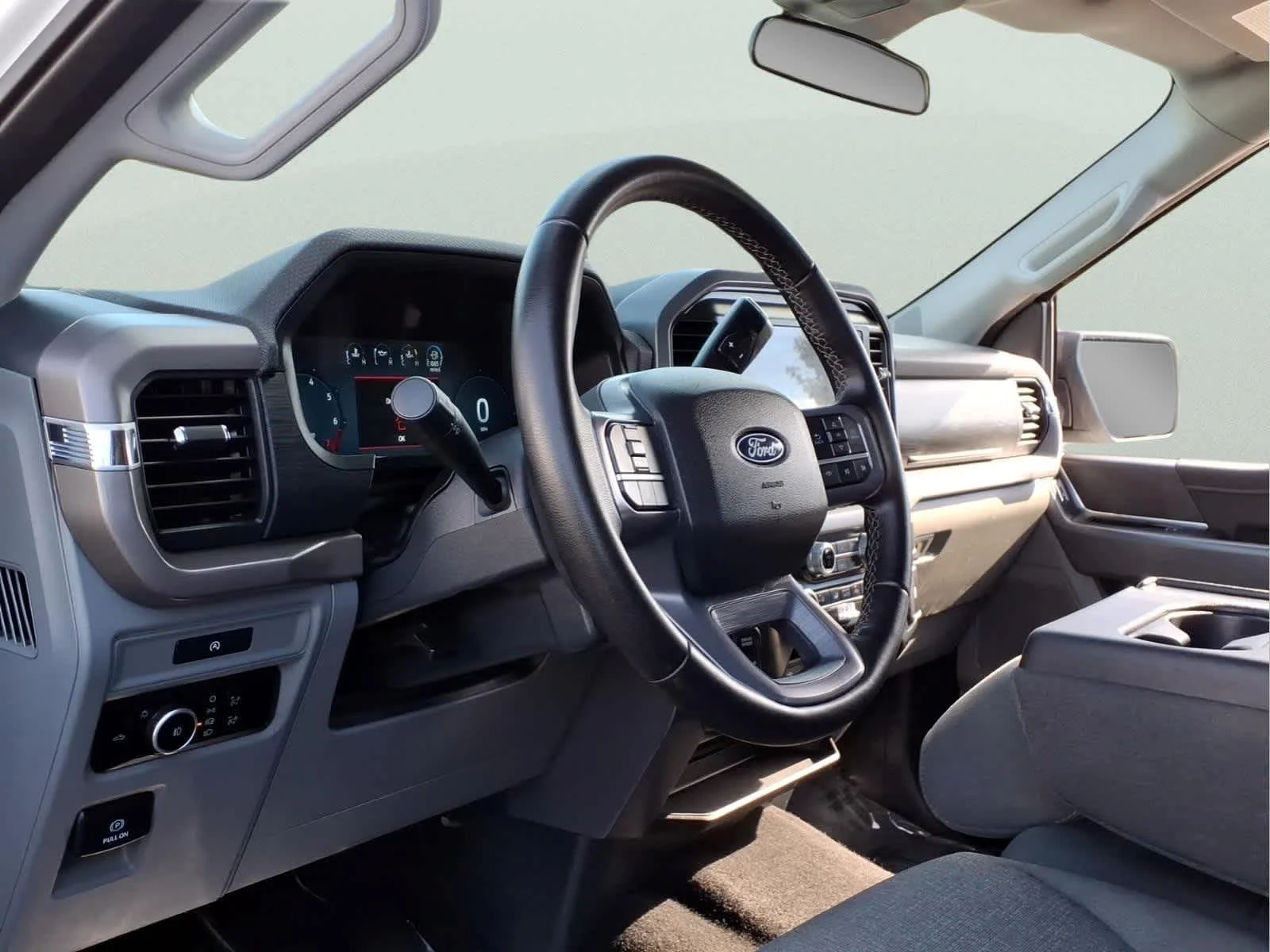 Used 2025 Oxford White Ford XLT image 14