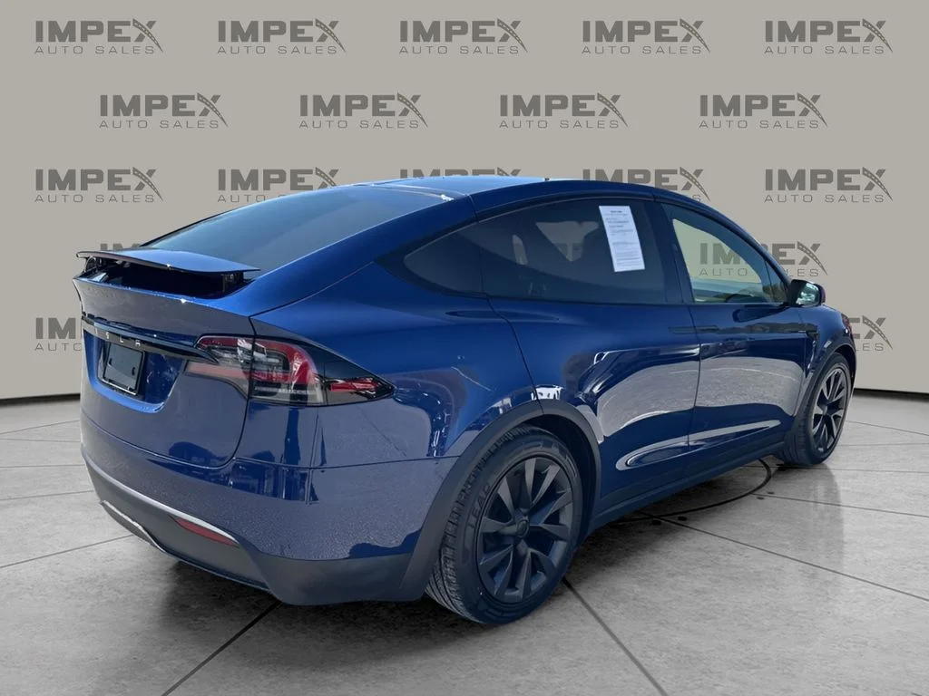Used 2024  Tesla Base image 5