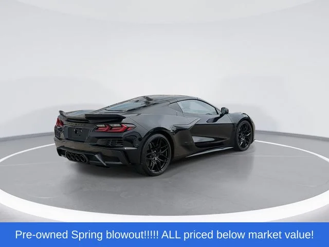 Used 2025 Black Chevrolet Z06 image 8