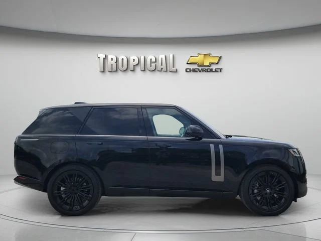 Used 2023 Black Land Rover SE image 6