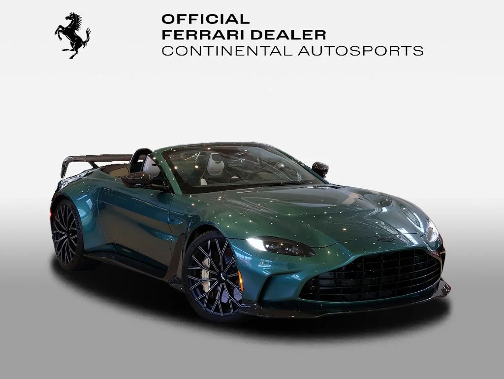 2023 Aston Martin Vantage Roadster's photo
