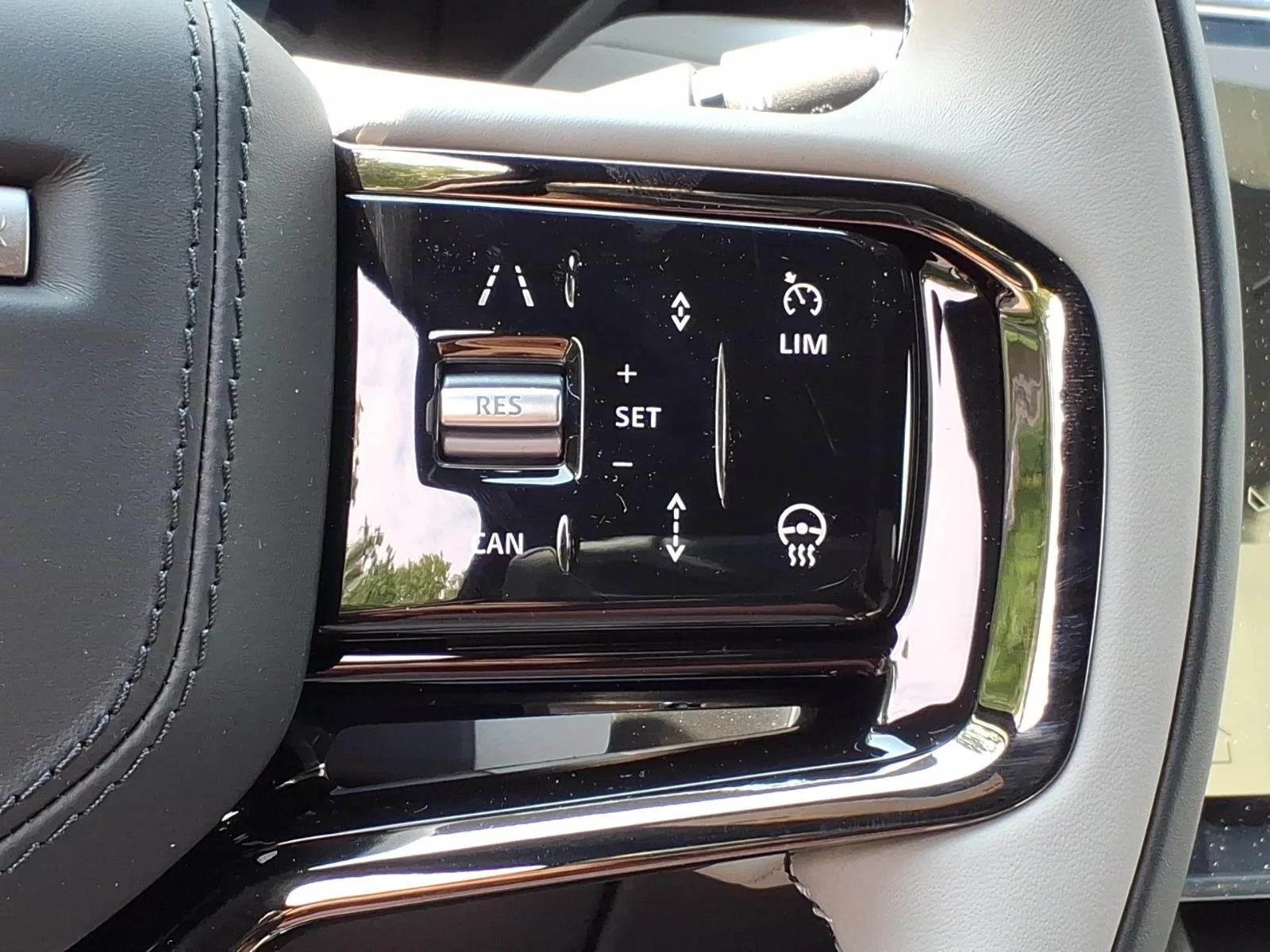 New 2026 Fuji White LAND ROVER S image 15