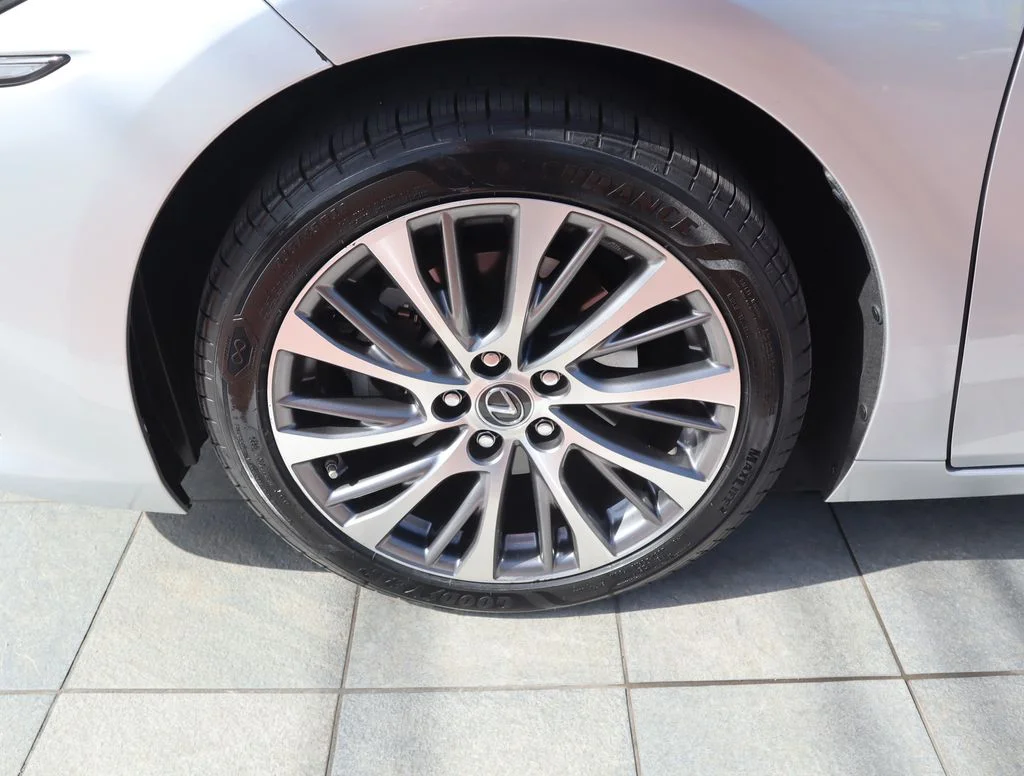 Used 2021 Silver Lexus 350 image 9