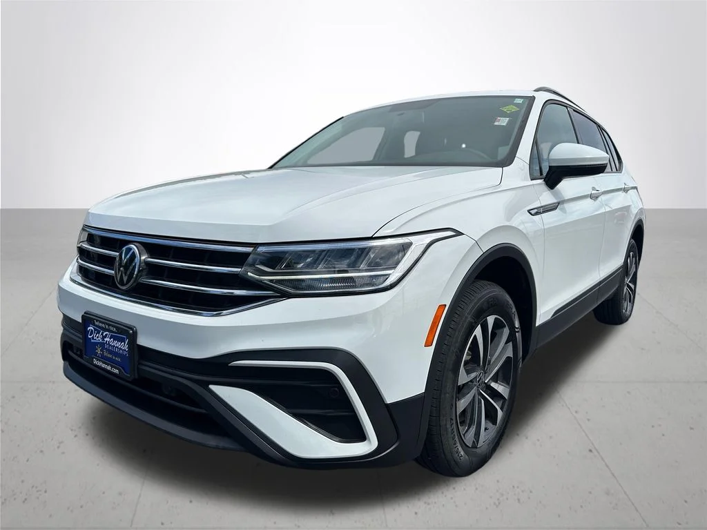 Used 2022  Volkswagen 2.0T S image 2