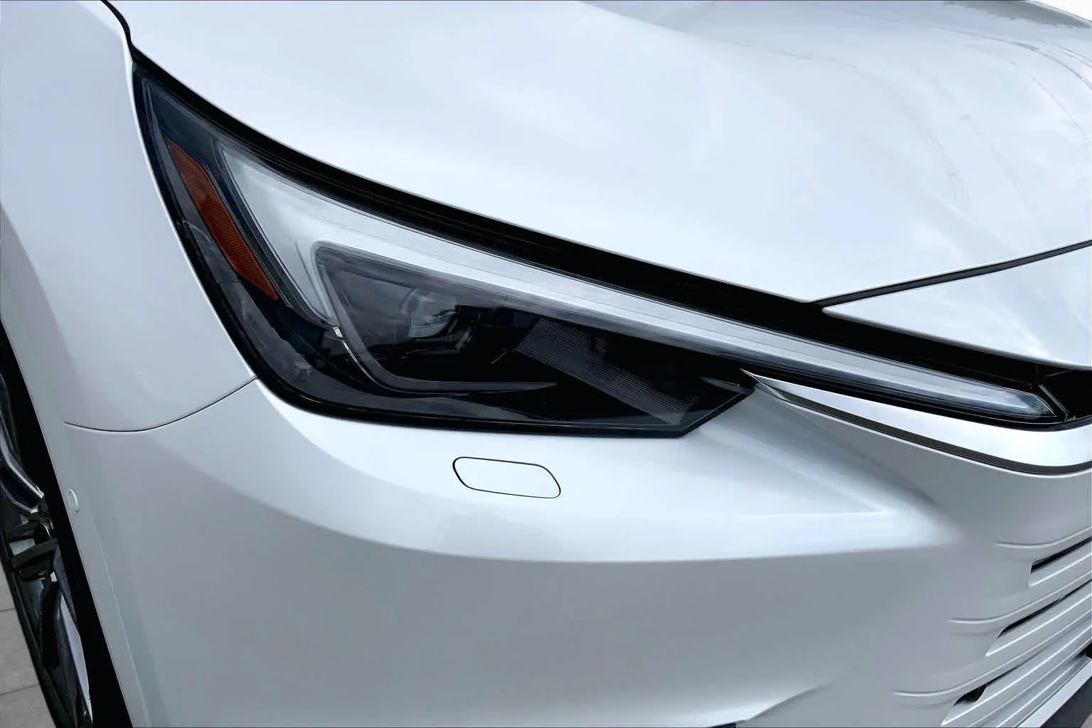 Certified Used 2025 WIND CHILL PEARL Lexus Luxury image 28