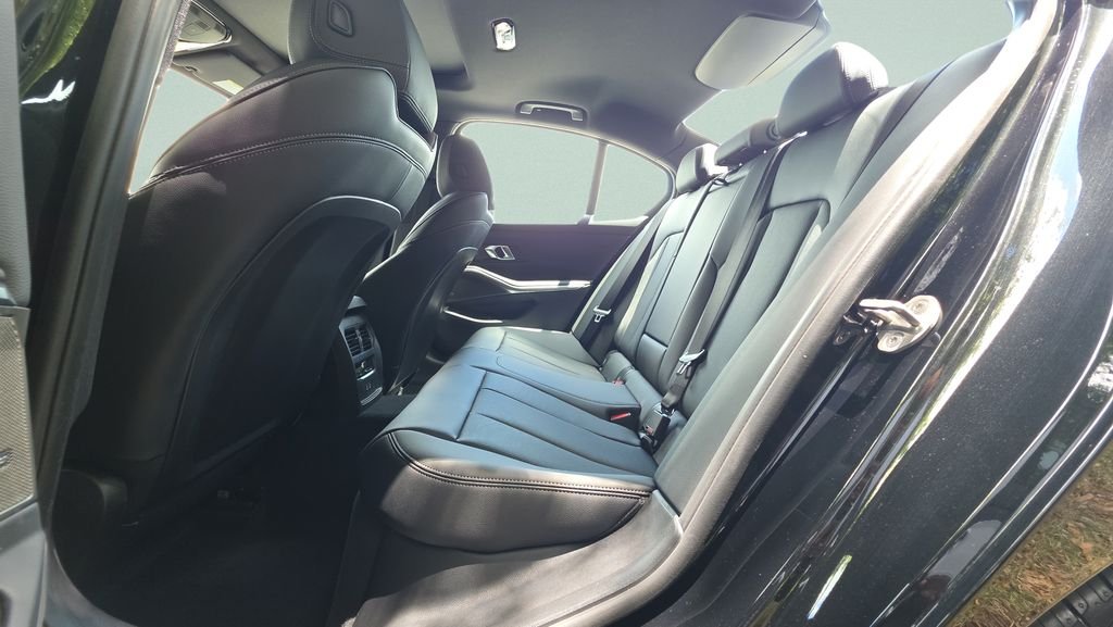 2026 BMW 3 Series 330i - Photo 21
