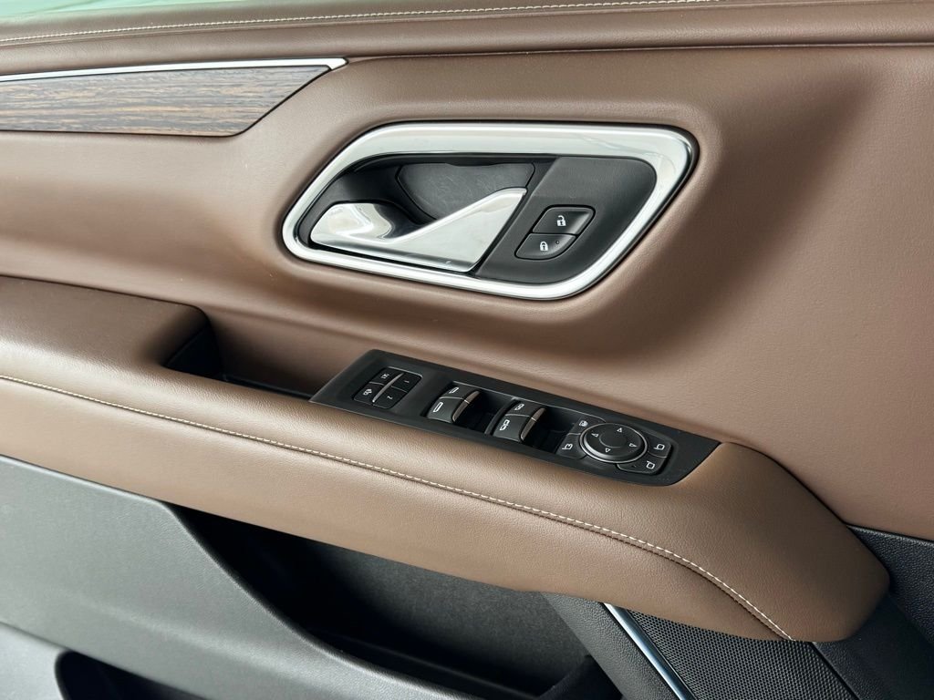 Used 2024 Beige Chevrolet High Country image 38