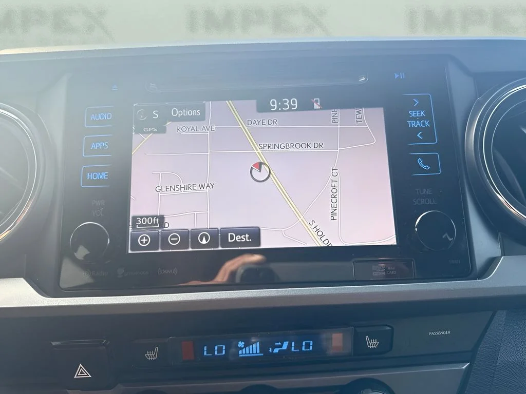 Used 2016  Toyota SR5 image 12
