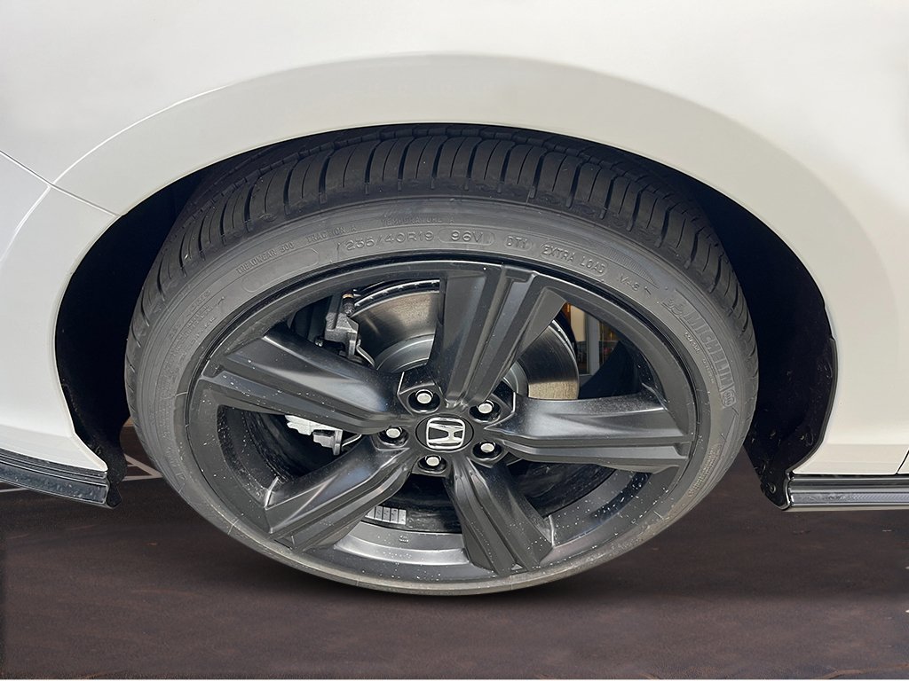 New 2026 Platinum White Pearl Honda Sport-L image 11