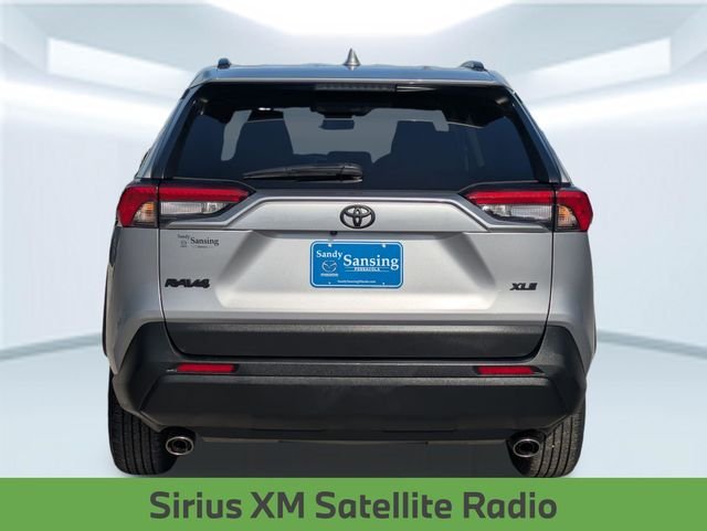 Used 2025 Silver Sky Metallic Toyota XLE image 5