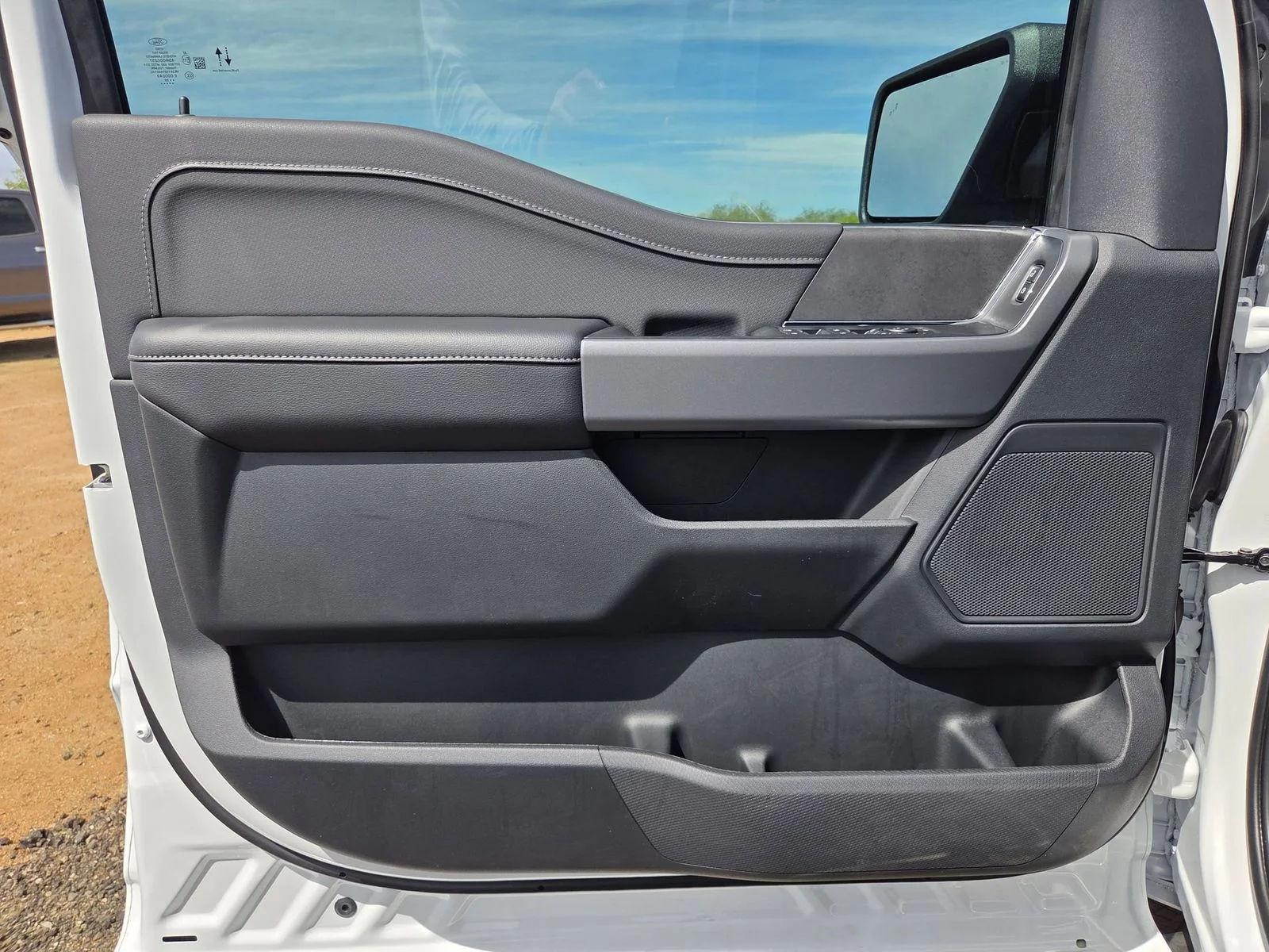 New 2026 Oxford White Ford XLT image 12