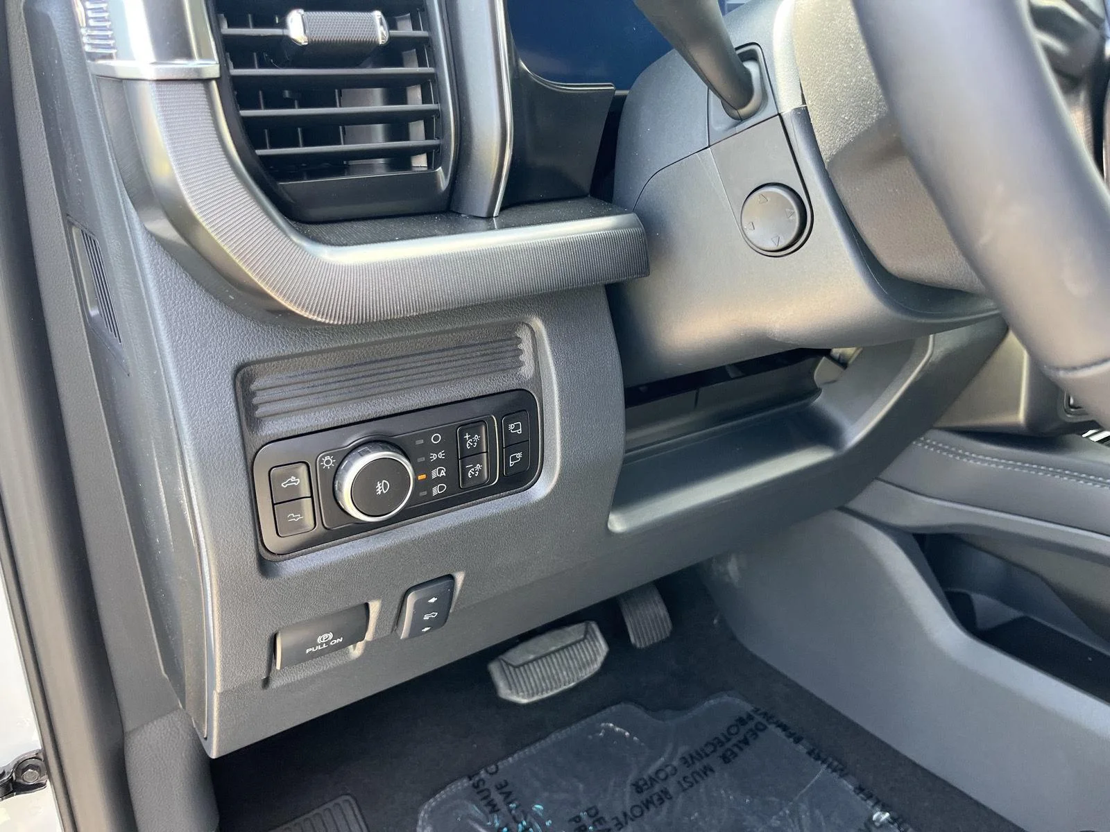 New 2026 Star White Metallic Tri-Coat Ford F-350® Platinum® image 18