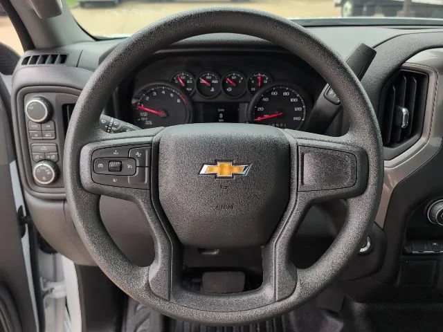 New 2026 Summit White Chevrolet WT image 10