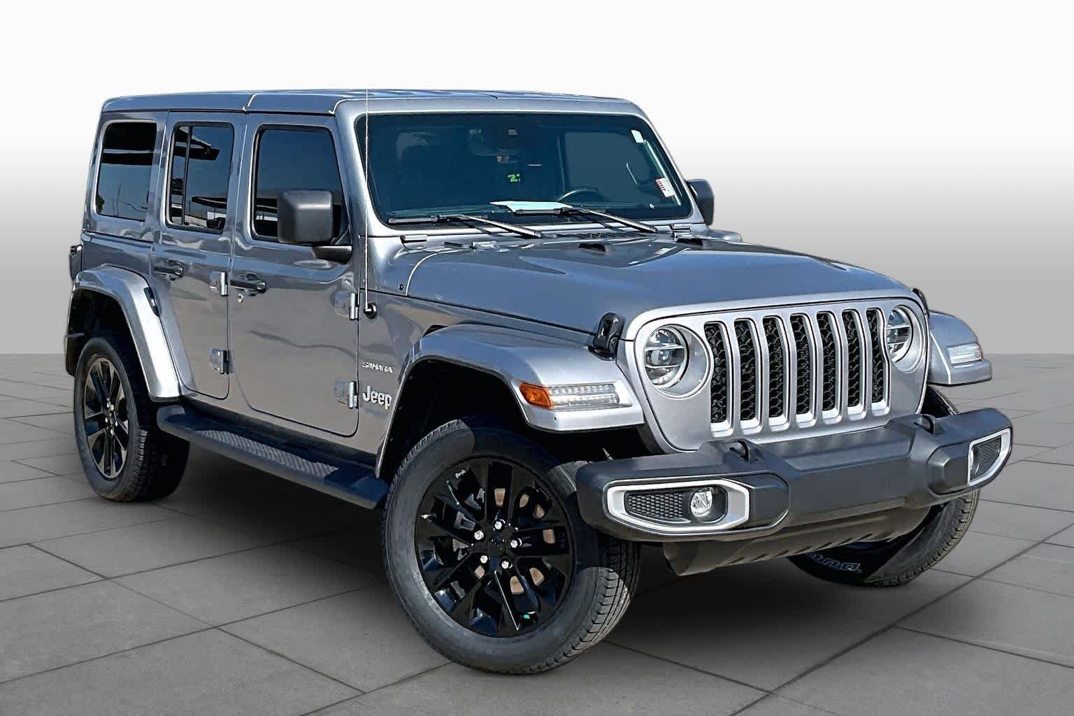 Used 2021 Billet Silver Metallic Clearcoat Jeep Unlimited Sahara image 3