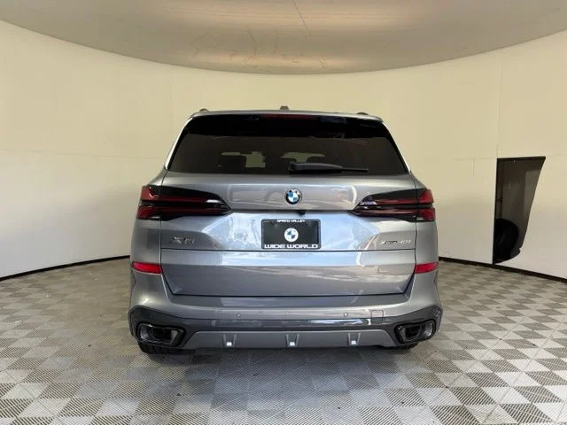 New 2026 Skyscraper Grey Metallic BMW xDrive40i image 6