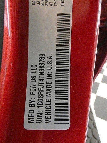 New 2026 Molten Red Pearl-Coat Exterior Paint RAM LARAMIE image 29