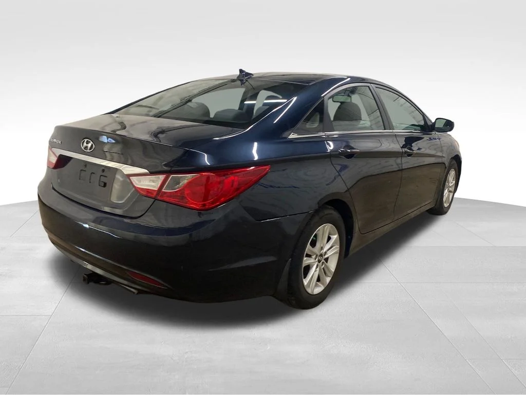 Used 2013 Blue Hyundai GLS image 7
