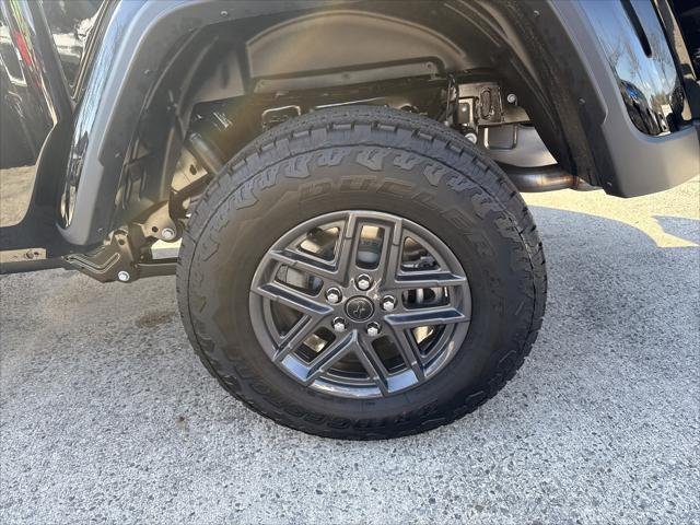New 2026 Black Clear-Coat Exterior Paint Jeep Sport S image 20