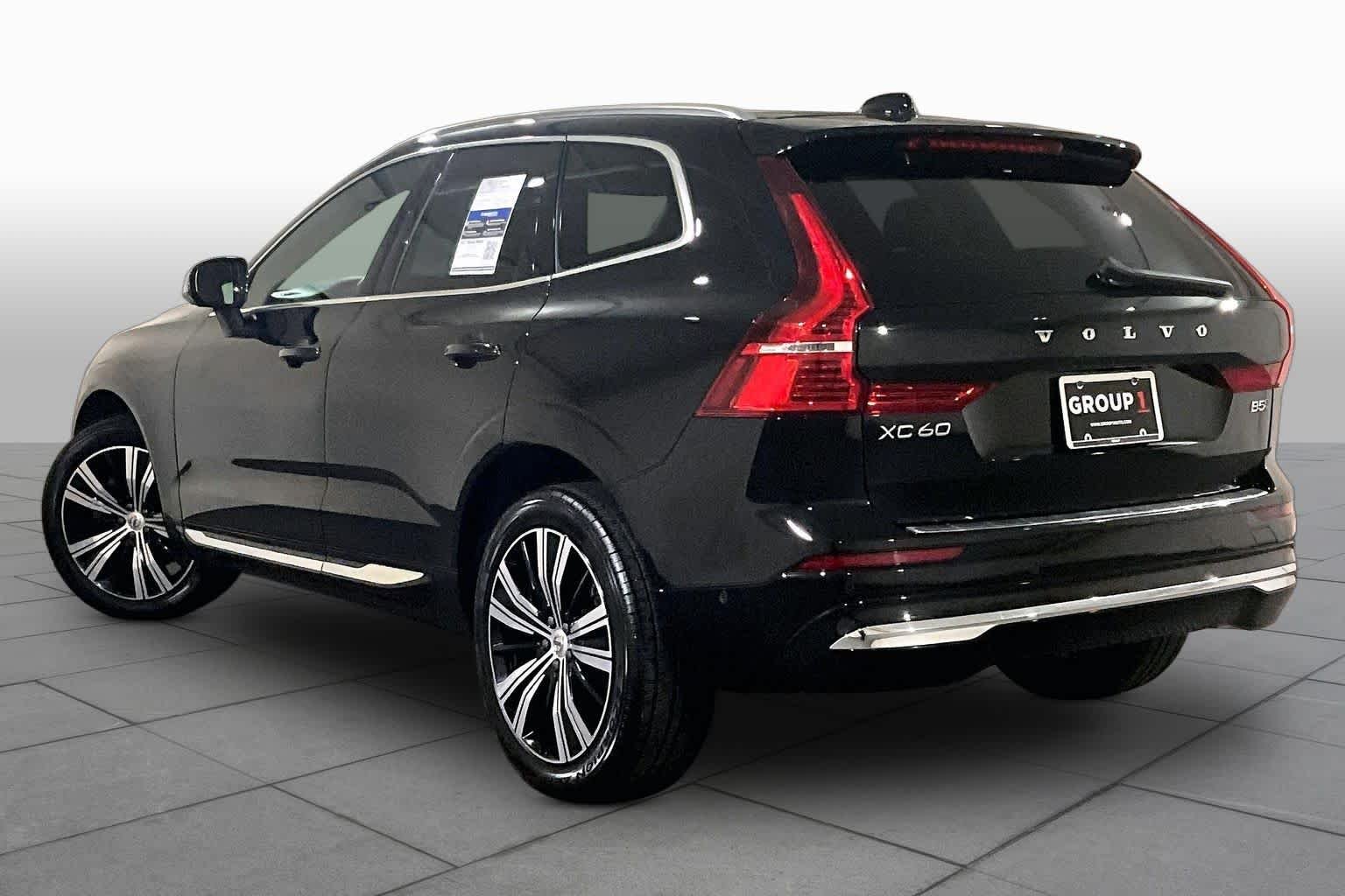 Used 2023 BLACK Volvo Plus Bright Theme image 11