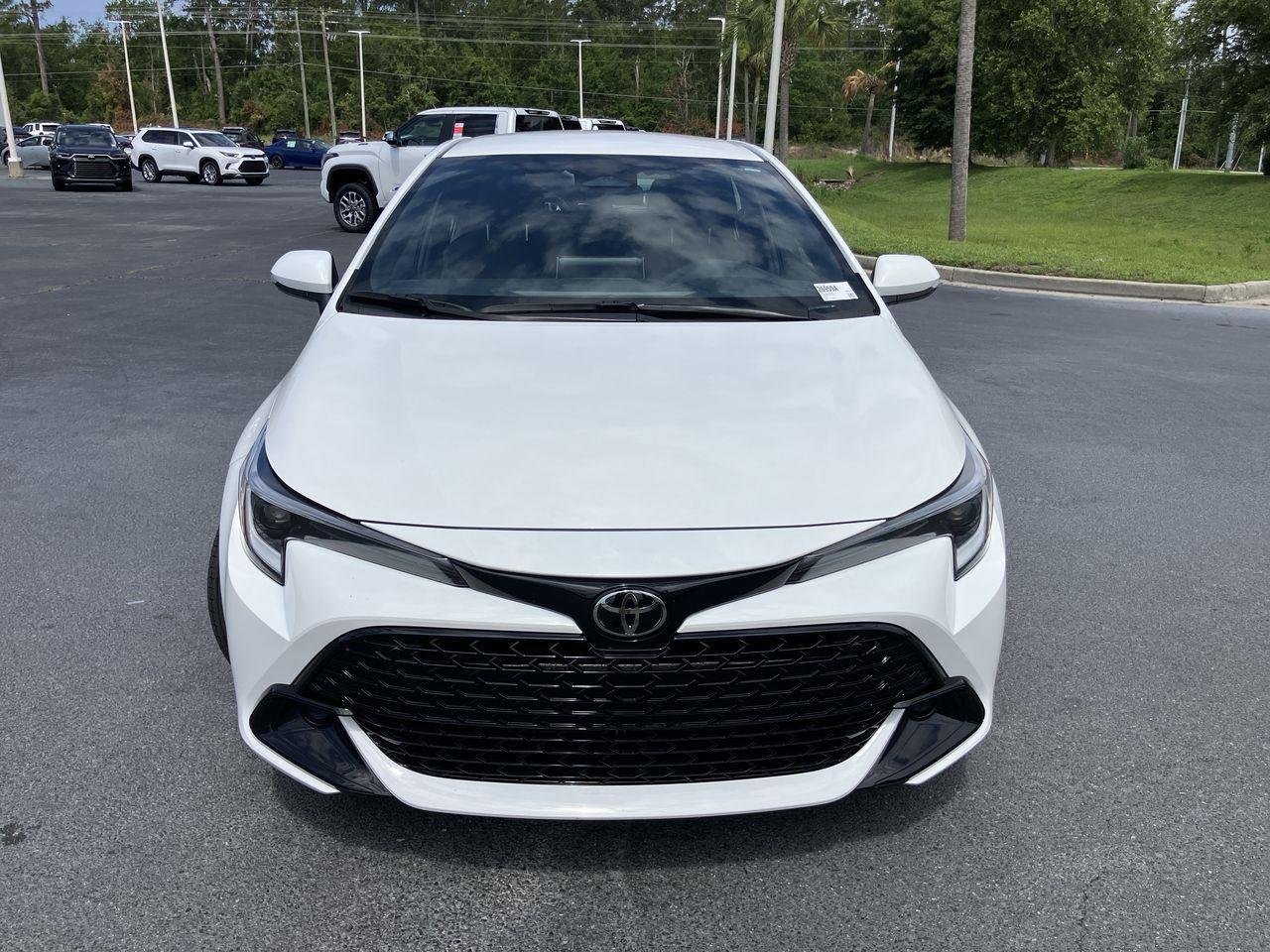 Used 2025 White (Ice Cap) Toyota SE image 8