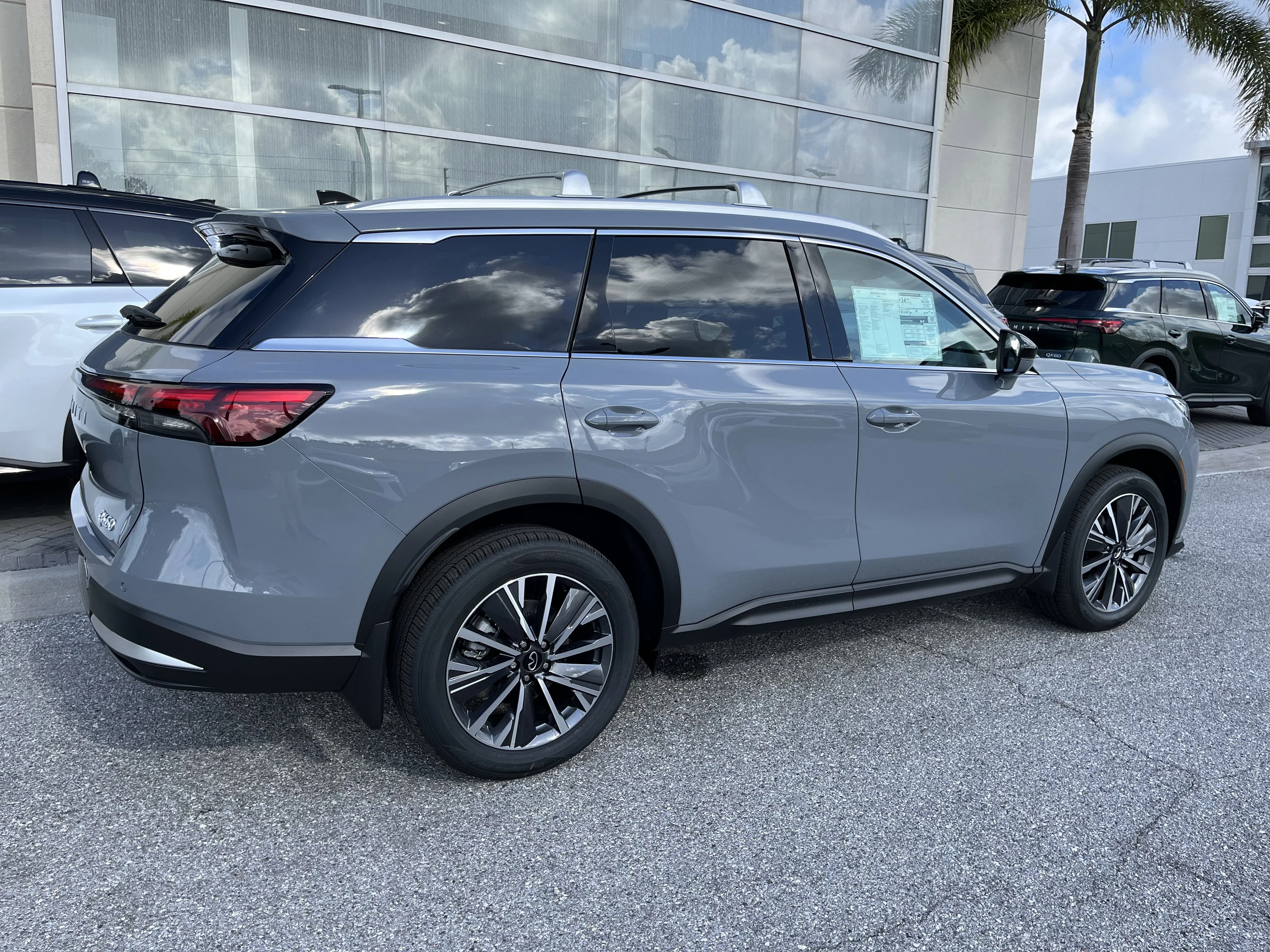 New 2027 Harbor Gray INFINITI LUXE image 6