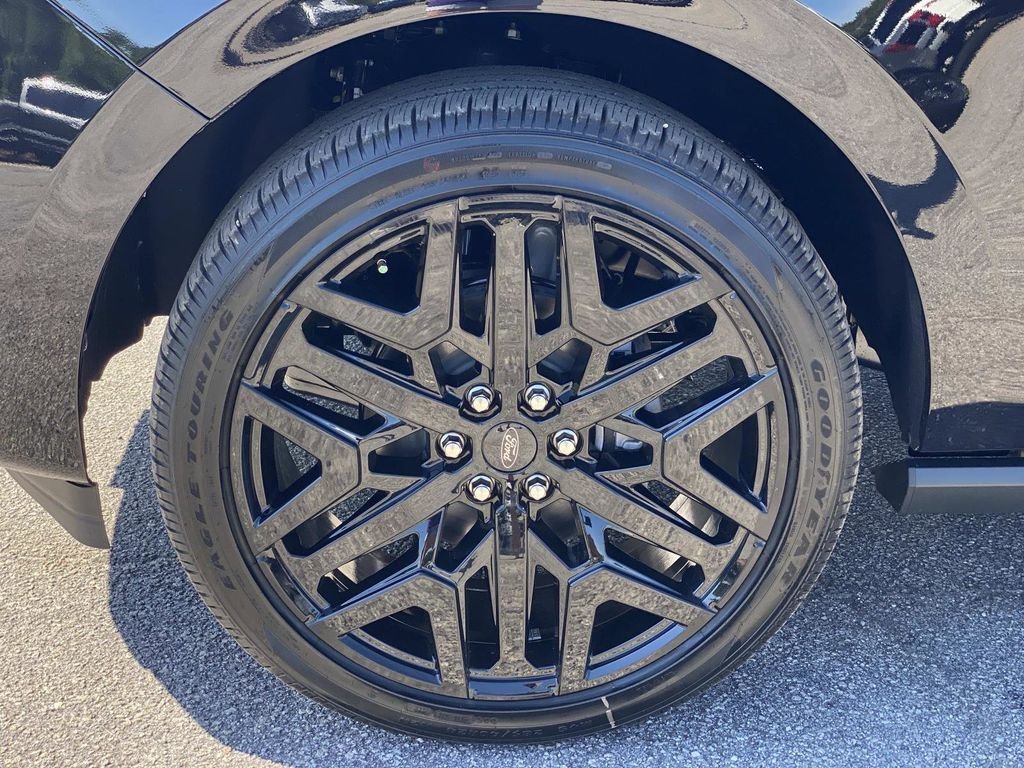New 2026 Agate Black Metallic Ford Platinum® image 8