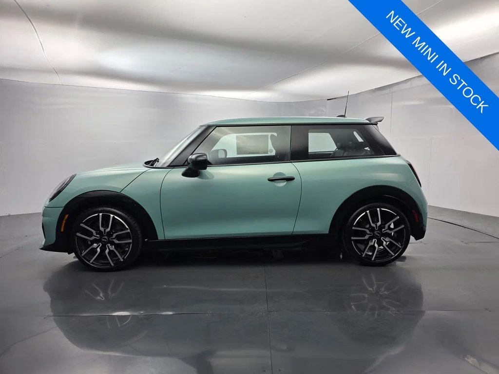 New 2026 Green MINI Iconic image 7