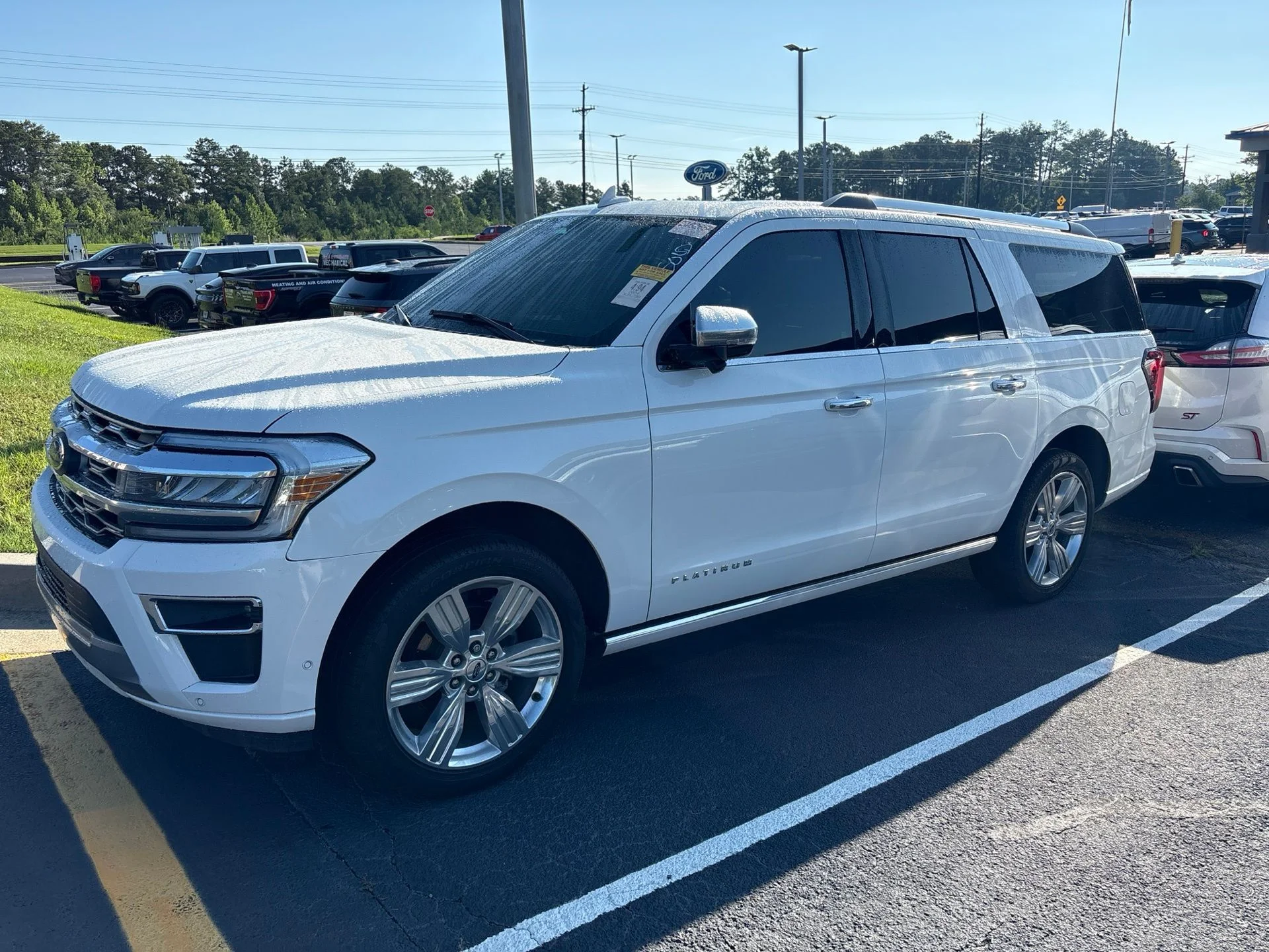 Used 2024 White Ford Platinum image 1