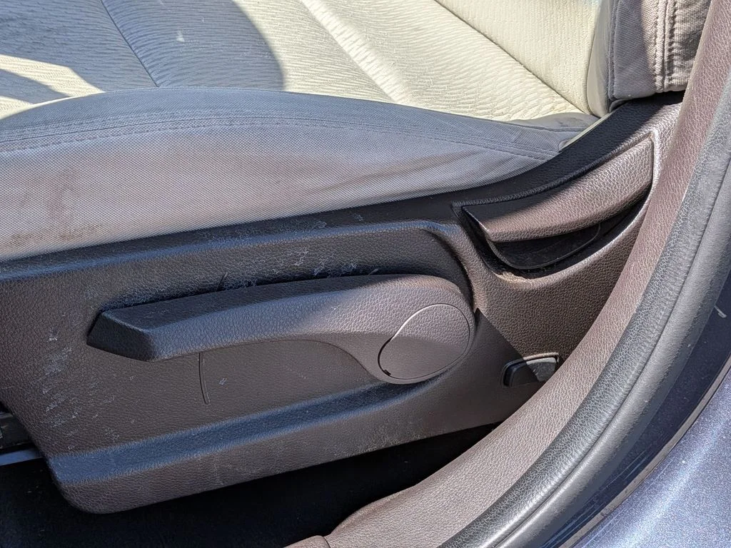Used 2018 Blue Hyundai 2.4 Base image 12
