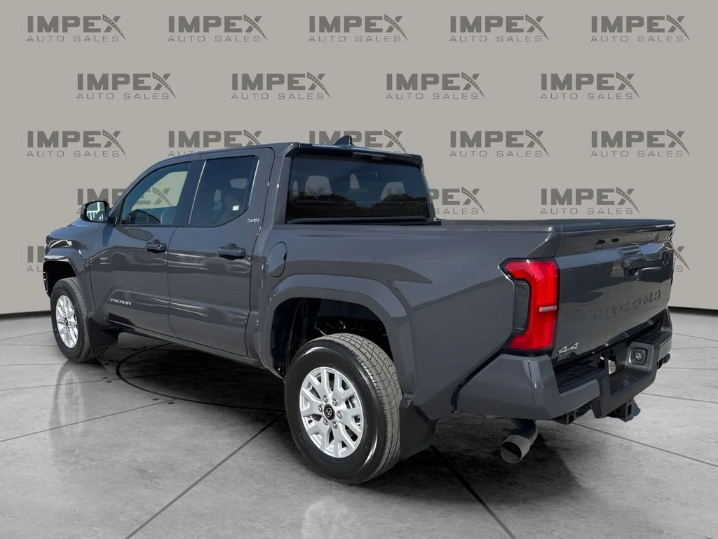 Used 2026  Toyota SR5 image 3