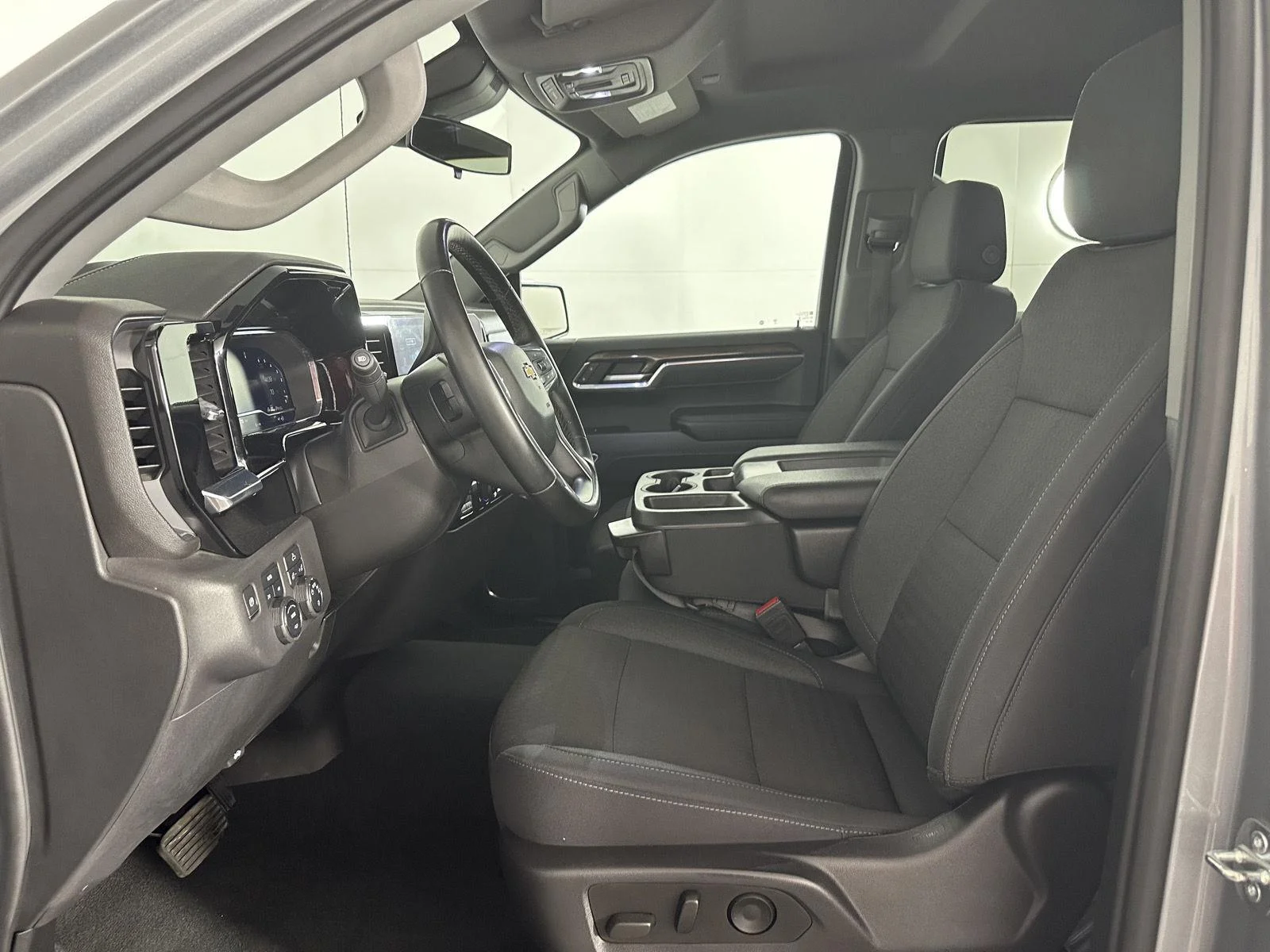 Used 2023 Sterling Gray Metallic Chevrolet LT image 22