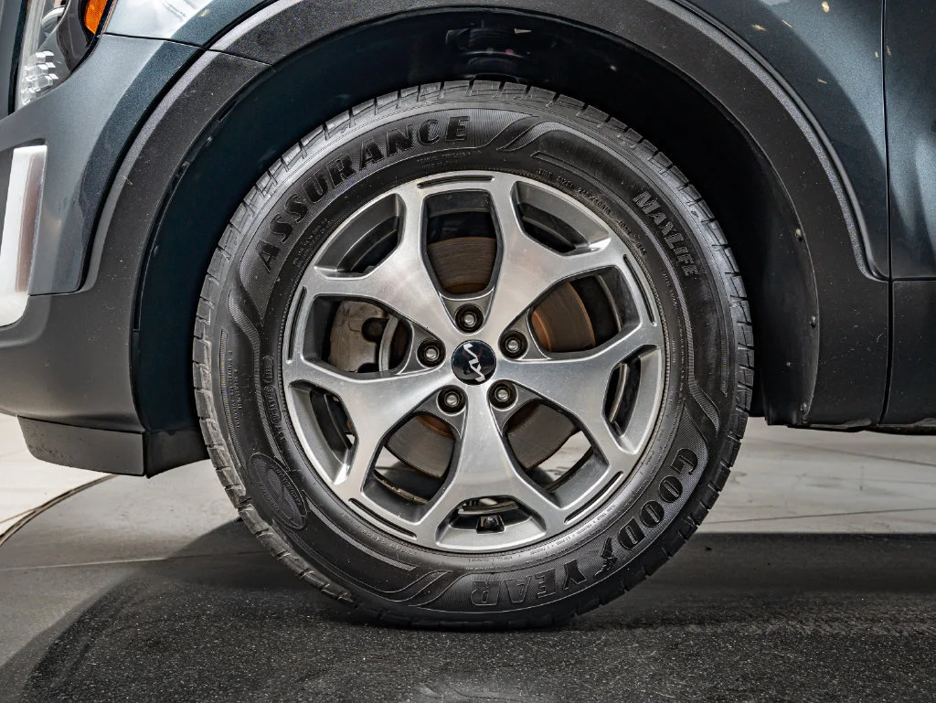Used 2022 Gravity Gray Kia EX image 10