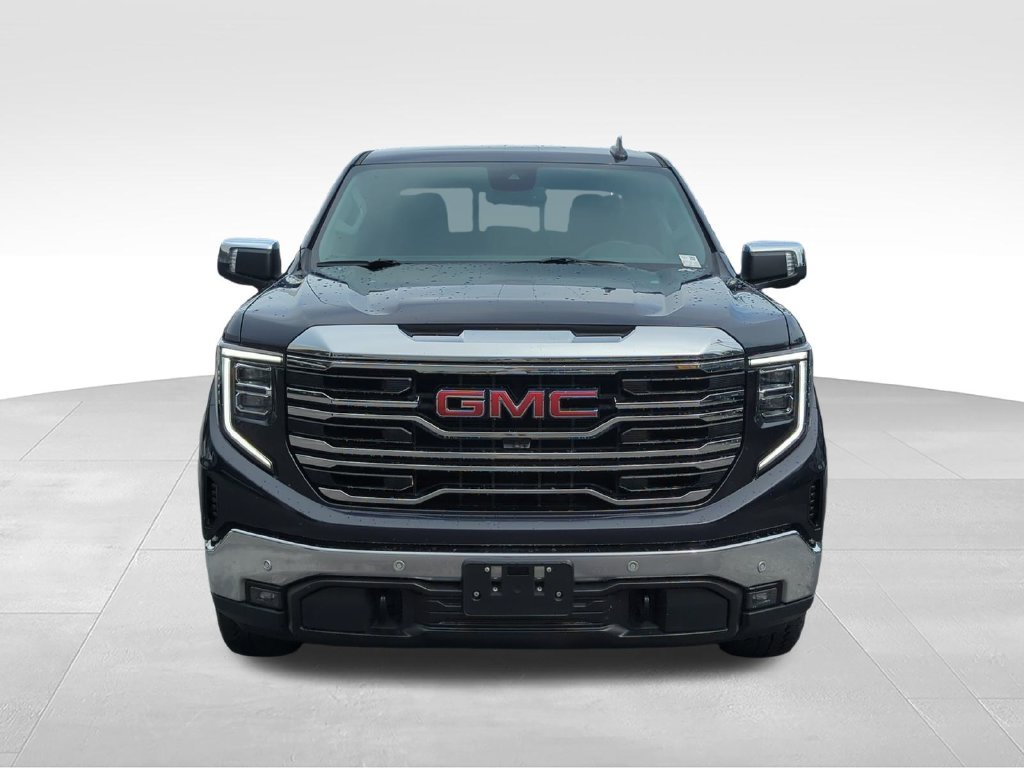 Used 2024 Silver GMC SLT image 9