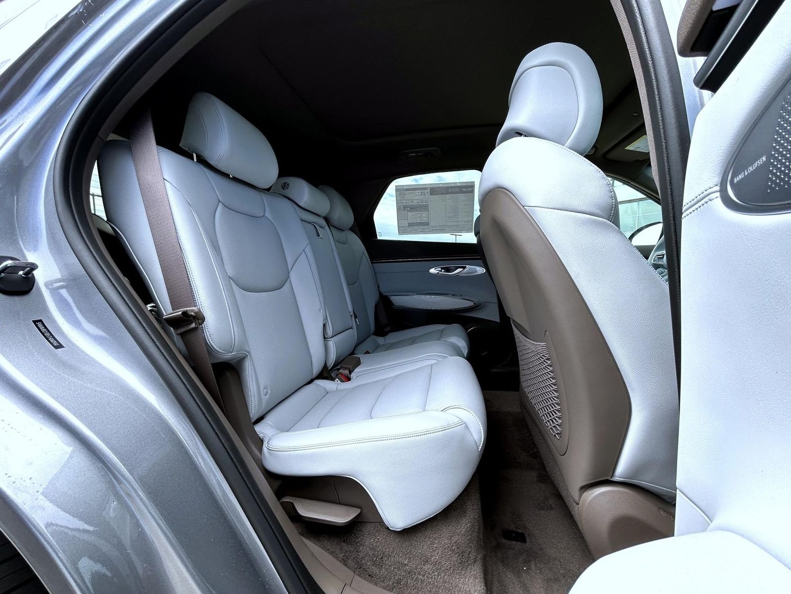 New 2026 Silver Genesis 2.5T Advanced image 18