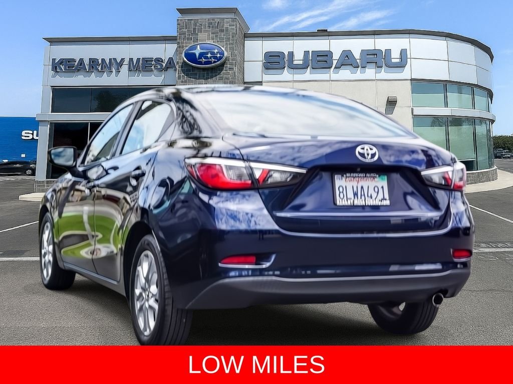 Used 2018 Black Toyota Base image 4